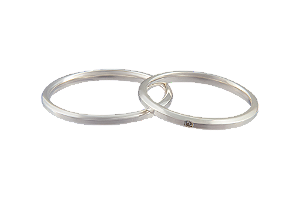 Par Aliança Prata 950 Reta Canto Quebrado 2mm Com Zirconia Cristal 1,25mm - ALP539
