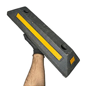 Limitador de Vagas Borracha 540x140x90mm 2 Chumbadores Borrachas Londrina