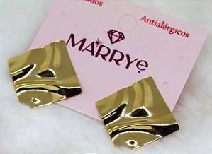 Brinco Folheado Quadrado Médio