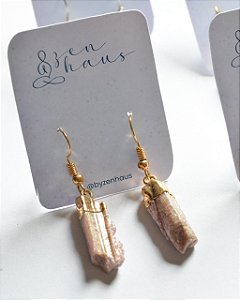 Brinco Anzol Turmalina Rosa Dourado - Afrodisíaca, Inspira Segurança, Confiança e Purifica Dores