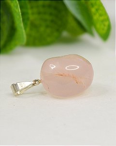 Pingente de Quartzo Rosa Rolado - Amor, Autoestima e Relacionamentos
