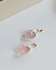 Pingente de Quartzo Rosa Rolado Prateado - Amor e Relacionamentos