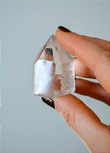 Mini Ponta de Quartzo Cristal - Intensificador, Iluminação, Energização e Purificação