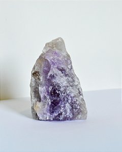 Ametista com Base Serrada - Transmutação, Espiritualidade e Conexão