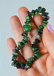 Pulseira de Zoisita com Rubi - Paixão pela Vida, Saúde, Sucesso e Sabedoria para Decisões