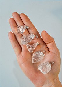 Pingente de Quartzo Cristal Bruto - Intensificador, Iluminação e Energização