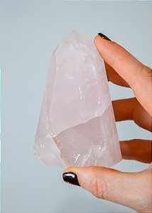 Ponta de Quartzo Rosa 200 a 300g - Autoestima, Amor, Gratidão e Relacionamentos