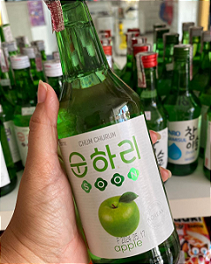 BEBIDA SOJU CHUM CHURUM - SABOR MAÇA VERDE - GARRAFA 360ML