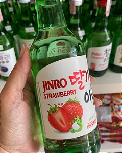 SOJU JINRO - MORANGO - GARRAFA 360ML