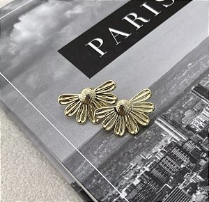 Brinco margarida dourado