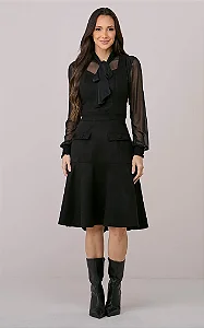 Vestido Curto com Bolsos Decorativos Lia Preto- Tata Martello
