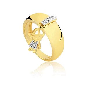 ANEL COM PINGENTE MENINO COM PEDRAS DE ZIRCÔNIAS FOLHEADO A OURO