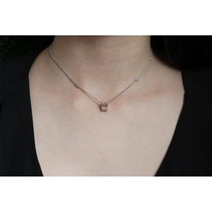 GARGANTILHA COM ZIRCÔNIA MORGANITA RETÂNGULAR FOLHEADO A RÔDIO BRANCO