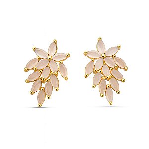 BRINCO FOLHA CRAVEJADO DE PEDRAS DE ZIRCÔNIA ROSA LEITOSO FOLHEADO A OURO