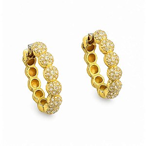 BRINCO ARGOLA CLICK PONTOS DE LUZ REDONDO CRAVEJADO DE ZIRCÔNIAS FOLHEADO A OURO