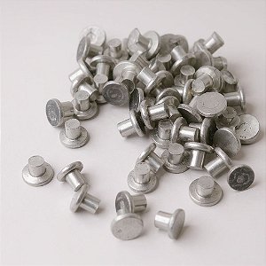 KIT 100 REBITES MACIÇOS EM ALUMINIO M3 3MM CABEÇA CHATA