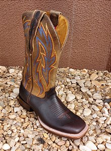 BOTA MASCULINA QUADRADA PODIUM CAFE GOYAZES