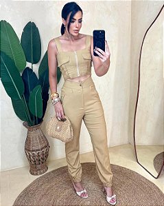 Conjunto marrom
