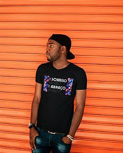 T-Shirt "1 Sorriso Negro, 1 Abraço Negro" (1)