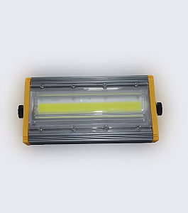 Refletor LED Flood Light 100W IP68 - Iluminação Potente e Durável para Campos, Quadras e Áreas Externas