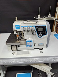 Máquina Overlok Ponto Cadeia Eletrônica C/ Chip Inteligencia Artificial - Modelo EC7-4D-SUT Jakesew (220v)