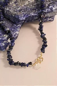 Choker Sodalita com fecho boia e pingente de Quartzo Cristal