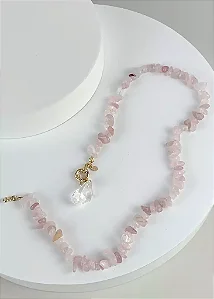 Choker Quartzo Rosa com fecho boia e pingente de Quartzo Cristal
