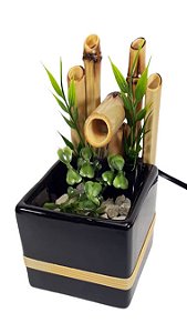 Fonte de Água Quadrada em Cerâmica com Bambu (16cm)