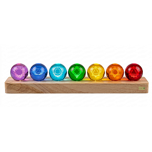 Luminária dos Sete Chakras com Base em Madeira (USB)