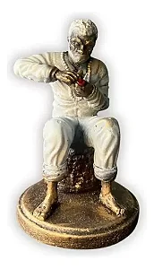 Estátua Preto Velho em Resina (10cm)