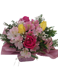 Mimo de Astromélias com Rosas