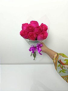 Buquê de 8 (Oito) Rosas Pink – Beleza Natural