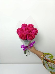 Buquê de 7 (Sete) Rosas Pink – Beleza Natural