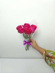 Buquê de 4 (Quatro) Rosas Pink – Beleza Natural