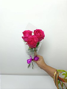 Buquê de 3 (Três) Rosas Pink – Beleza Natural