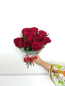 Buquê de 9 (Nove) Rosas Vermelhas – Beleza Natural