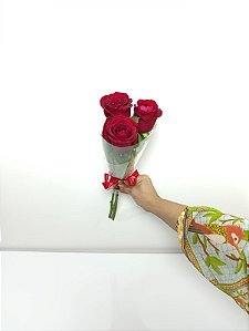 Buquê de 3 (Três) Rosas Vermelhas – Beleza Natural
