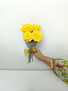 Buquê de 4 (Quatro) Rosas Amarelas – Beleza Natural