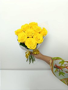 Buquê de 9 (Nove) Rosas Amarelas – Beleza Natural