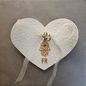 Porta Alianças Mão de Bênção Personalizado