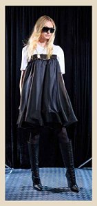 MAXI T-SHIRT CINTO COM BALONE ORGANZA PRETO PP   :SEM GTIN