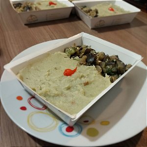 Escondidinho de carne c/ purê de batata doce + Berinjela refogada