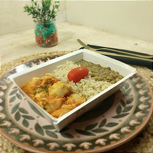 Cubos de frango com tomate + Arroz integral + Lentilha
