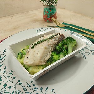 Filé de Tilápia ao siciliano + Abobrinha + Brócolis no azeite