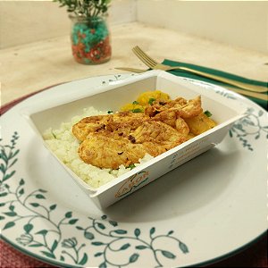 Filé de frango grelhado + Arroz de couve flor + Cabotiá refogada