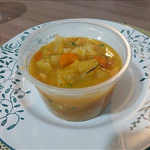 Sopa de legumes com frango
