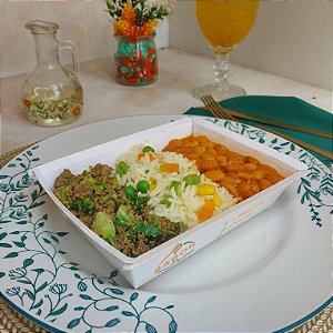 Carne moída com brócolis + Arroz a grega + Feijão