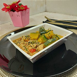 Frango Xadrez + Cabotiá rústica no vapor