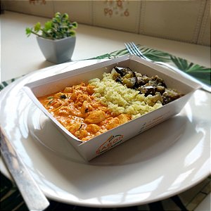 Strogonoff de frango + Arroz de couve flor + Berinjela