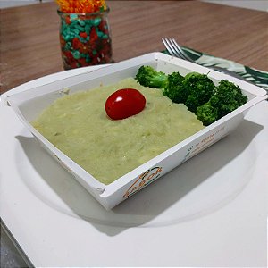 Escondidinho de frango com purê de batata doce + Brócolis